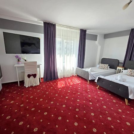 Bon Ton Residence โดรเบตา-ตูร์นู เซเวริน ภายนอก รูปภาพ