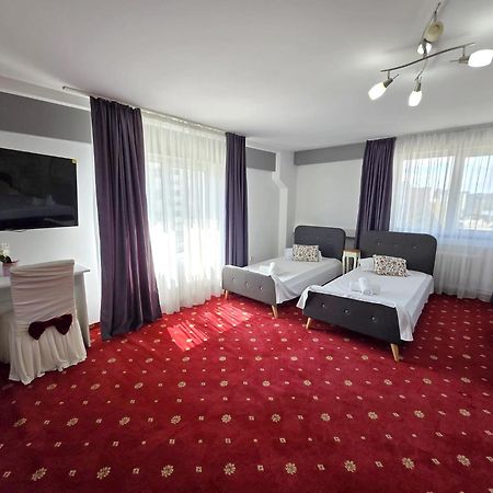 Bon Ton Residence โดรเบตา-ตูร์นู เซเวริน ภายนอก รูปภาพ