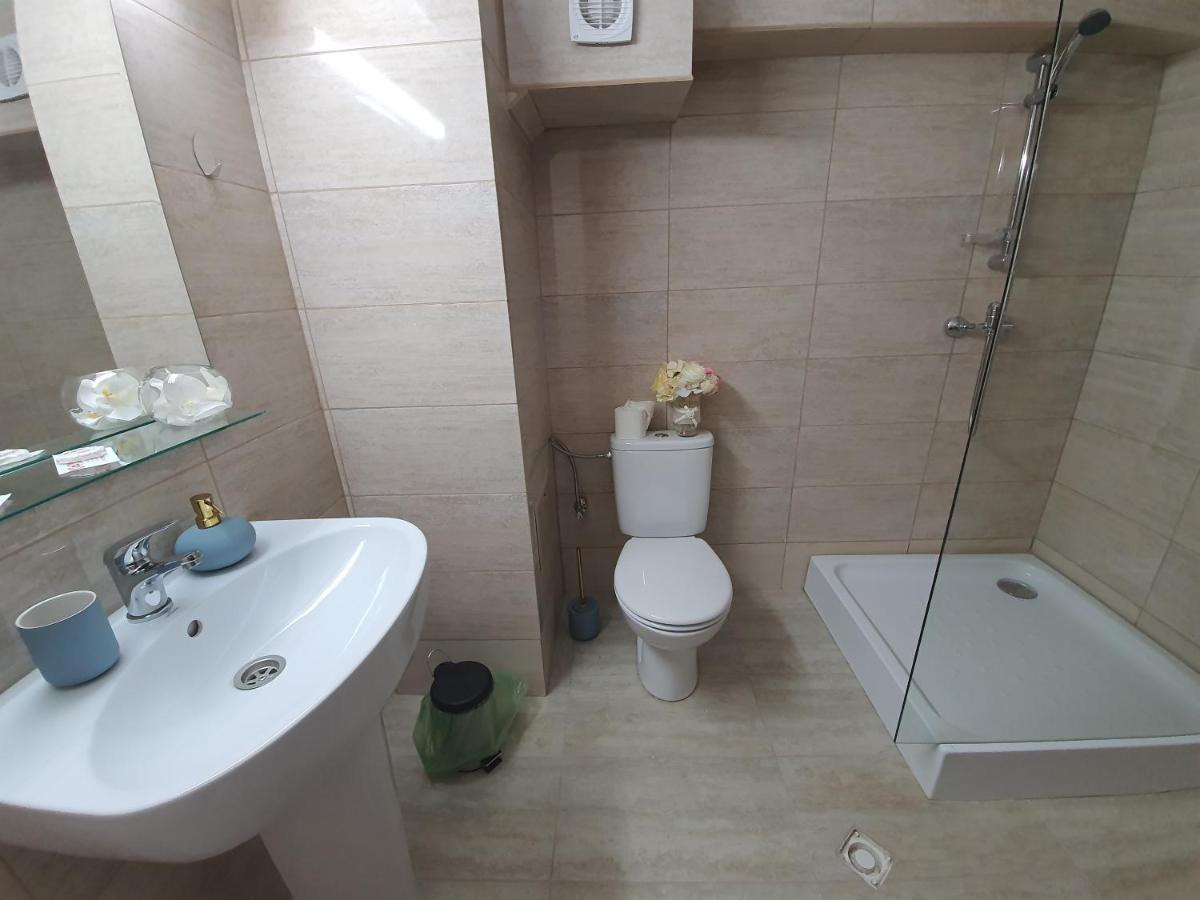 Bon Ton Residence โดรเบตา-ตูร์นู เซเวริน ภายนอก รูปภาพ